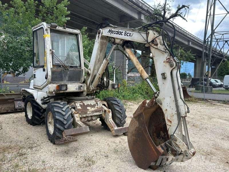 Mecalac 8CXI Ratiniai ekskavatoriai