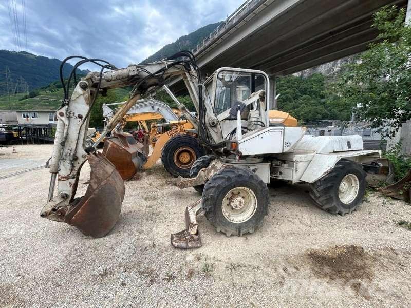 Mecalac 8CXI Ratiniai ekskavatoriai