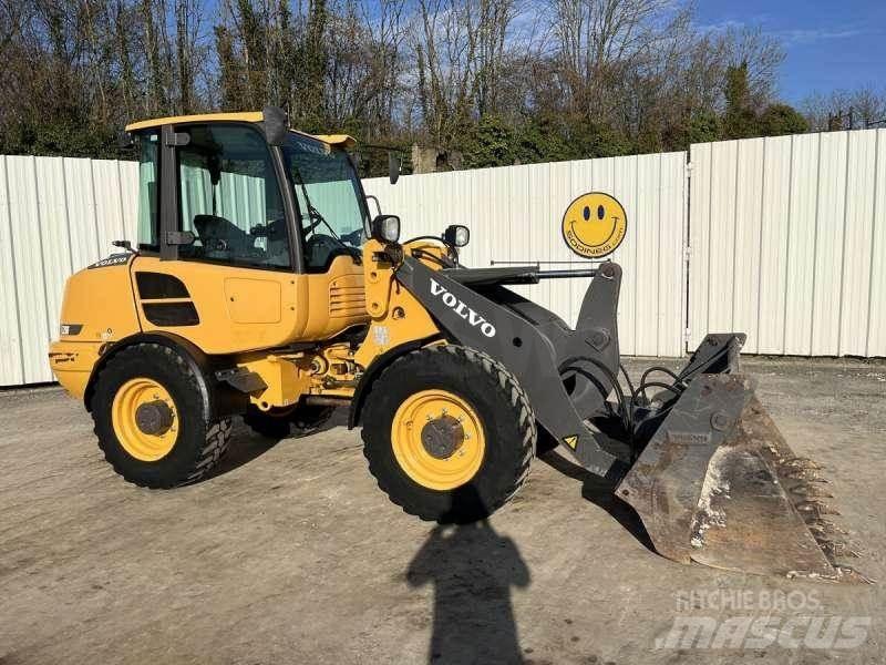 Volvo L28F Mini krautuvai