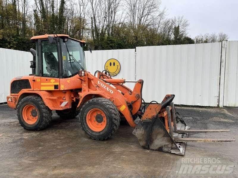 Volvo L30G Naudoti ratiniai krautuvai