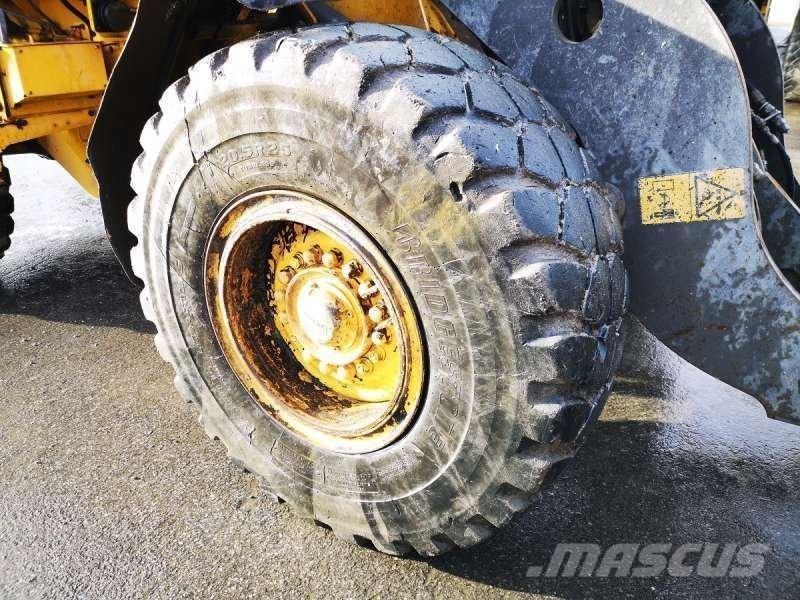 Volvo L70G Naudoti ratiniai krautuvai