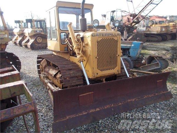 CAT D4D Vikšriniai buldozeriai