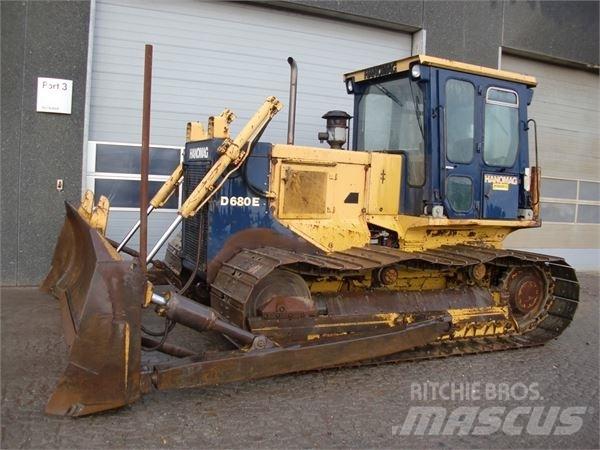Hanomag D680E Vikšriniai buldozeriai
