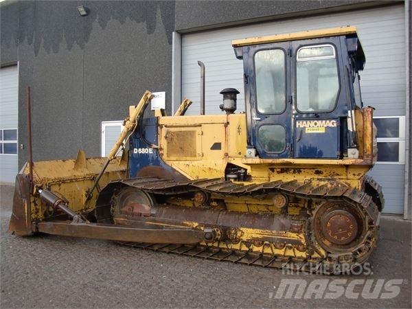 Hanomag D680E Vikšriniai buldozeriai