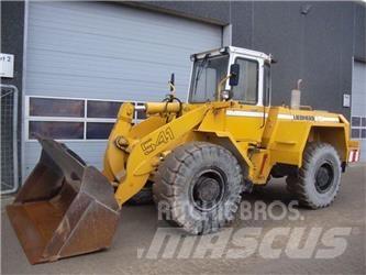 Liebherr 541 Naudoti ratiniai krautuvai