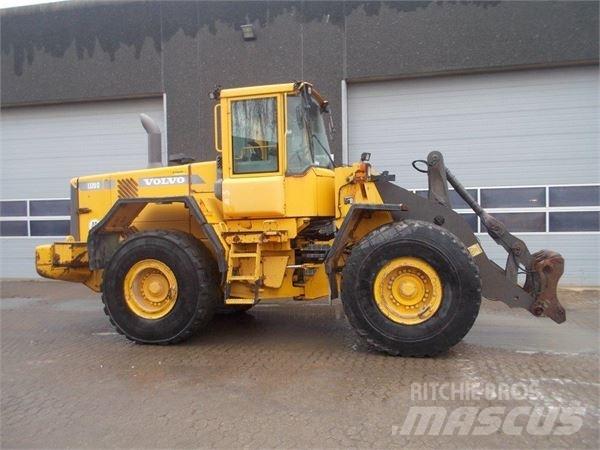 Volvo L120D Naudoti ratiniai krautuvai