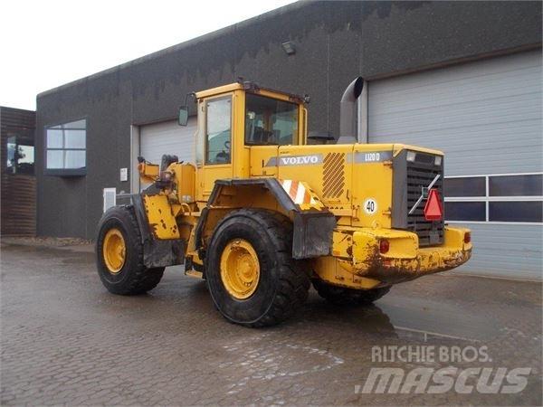 Volvo L120D Naudoti ratiniai krautuvai