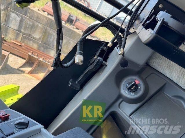 CLAAS LEXION 750 Derliaus nuėmimo kombainai