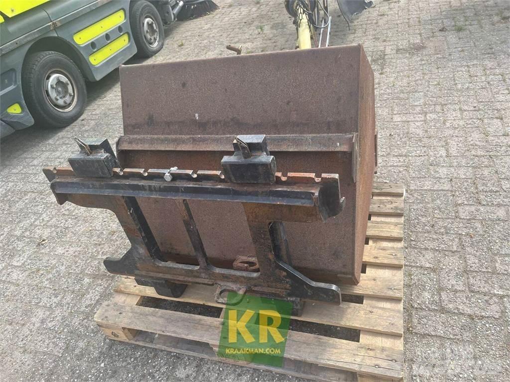 GiANT D332 Frontaliniai krautuvai ir ekskavatoriai