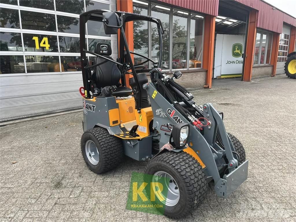GiANT G1200 Frontaliniai krautuvai ir ekskavatoriai