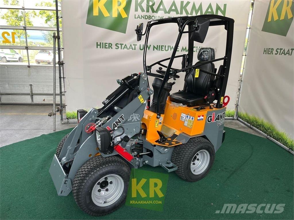 GiANT G1200 Frontaliniai krautuvai ir ekskavatoriai