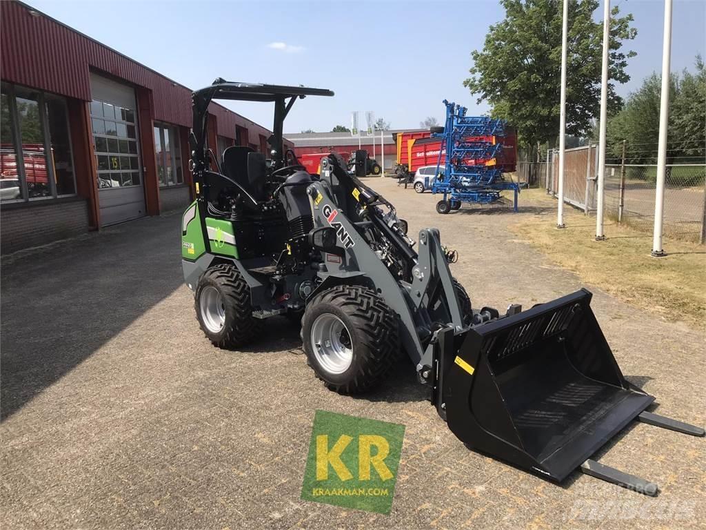 GiANT G2200E Frontaliniai krautuvai ir ekskavatoriai