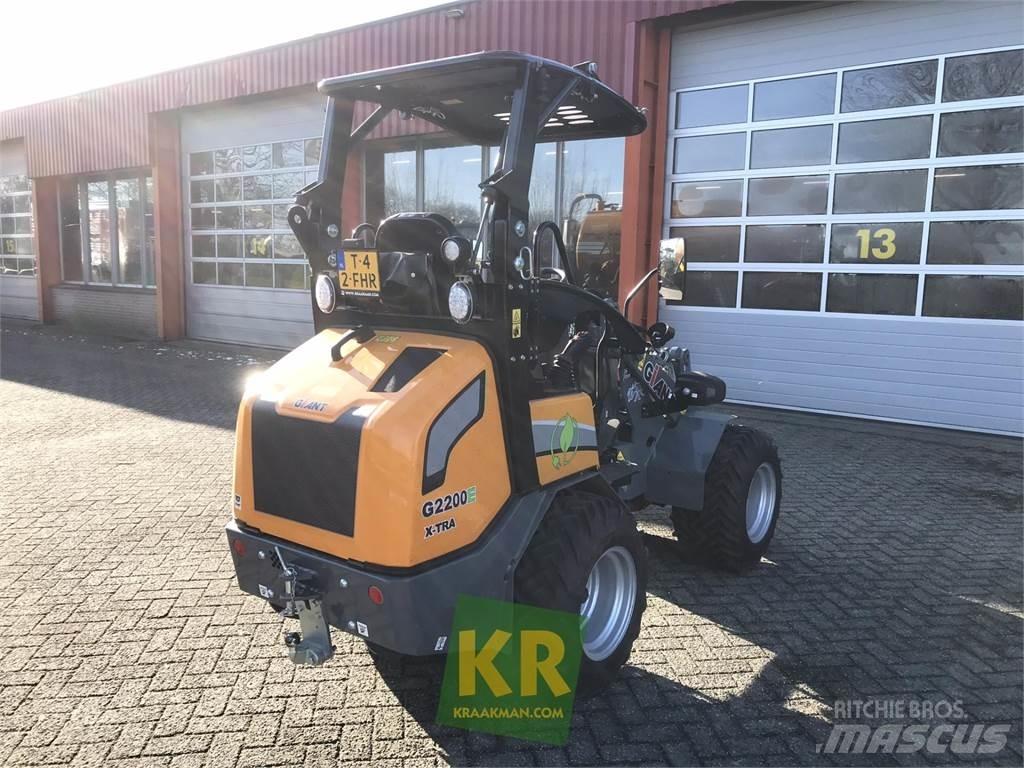 GiANT G2200E Frontaliniai krautuvai ir ekskavatoriai