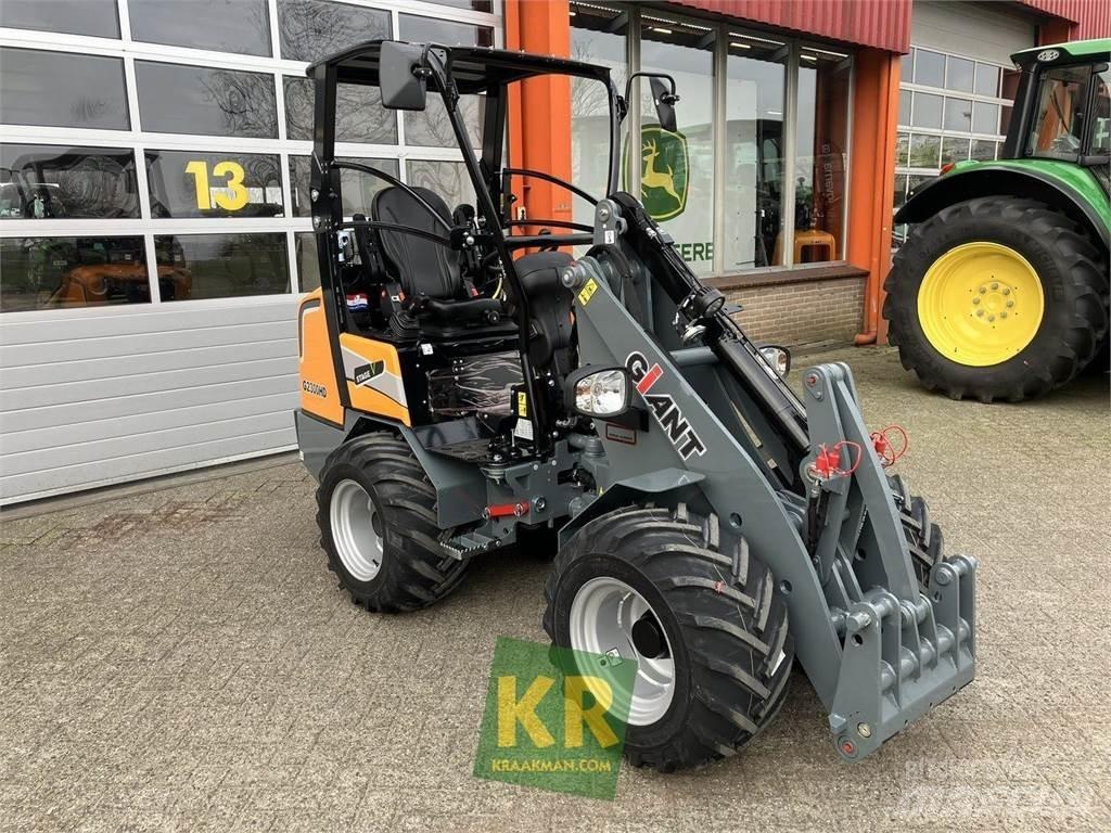 GiANT G2300 Frontaliniai krautuvai ir ekskavatoriai