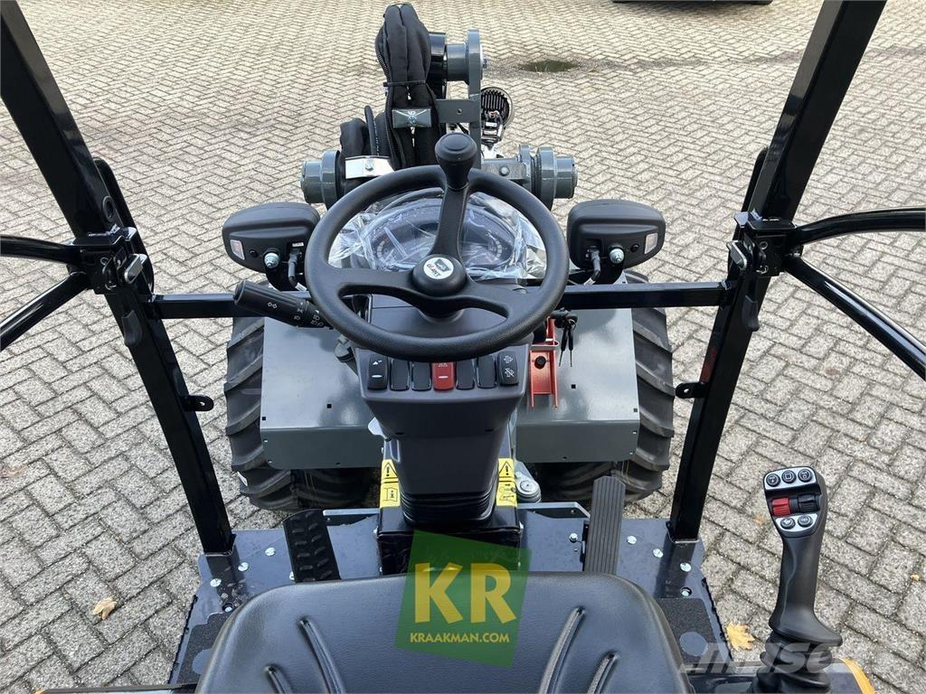 GiANT G2700 HD+ Frontaliniai krautuvai ir ekskavatoriai