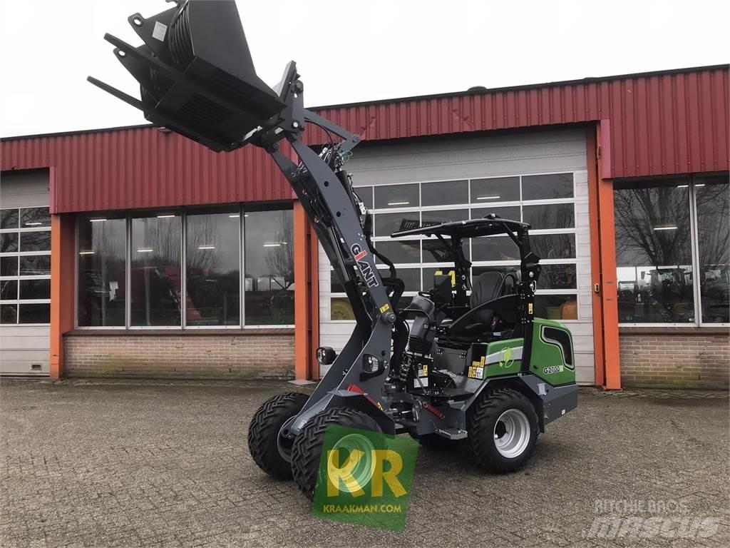 GiANT G2700E Frontaliniai krautuvai ir ekskavatoriai