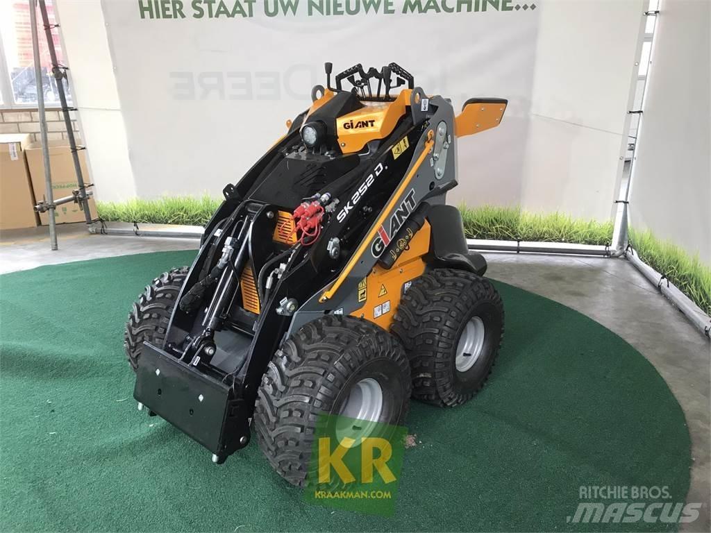 GiANT SK252D Frontaliniai krautuvai ir ekskavatoriai