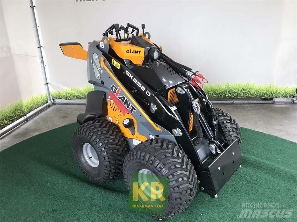 GiANT SK252D Frontaliniai krautuvai ir ekskavatoriai