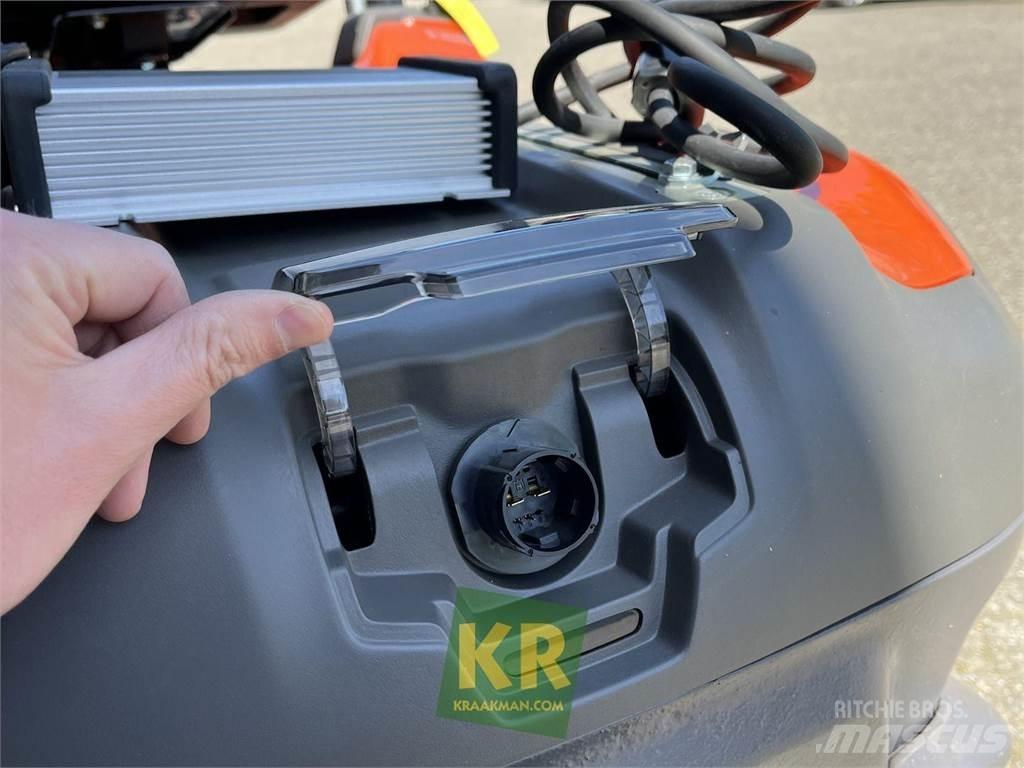 Husqvarna R200iX Sodo traktoriukai-vejapjovės