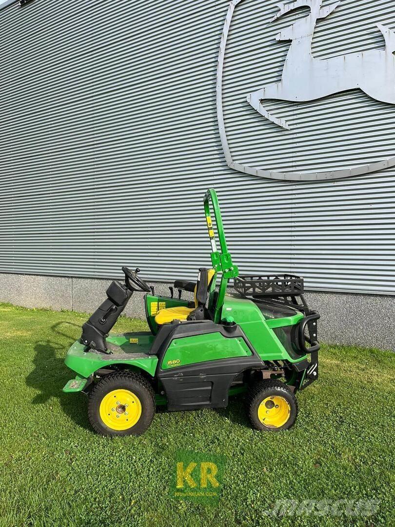 John Deere 1580 Trijų dalių pjaunamosios