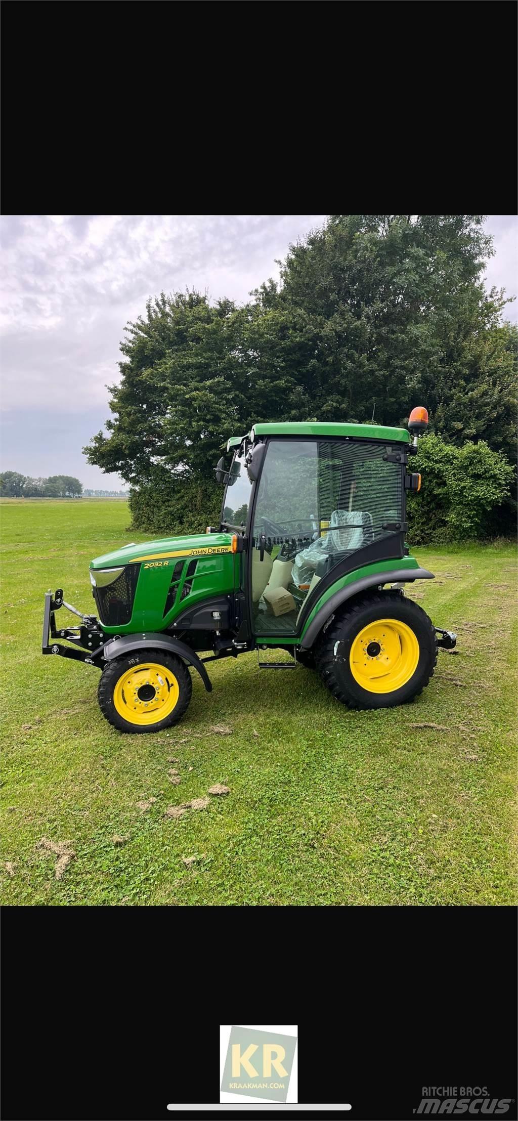 John Deere 2032R Naudoti kompaktiški traktoriai