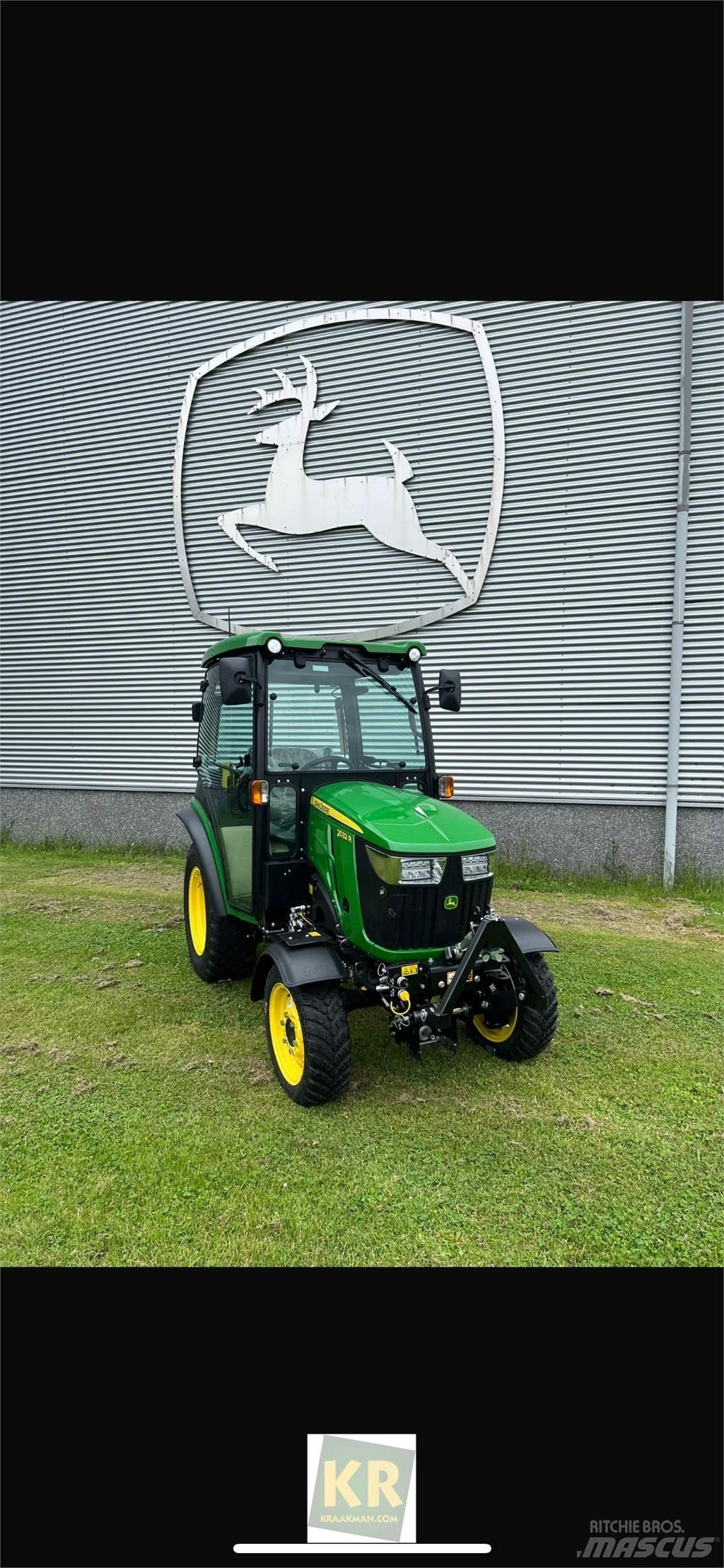 John Deere 2032R Naudoti kompaktiški traktoriai
