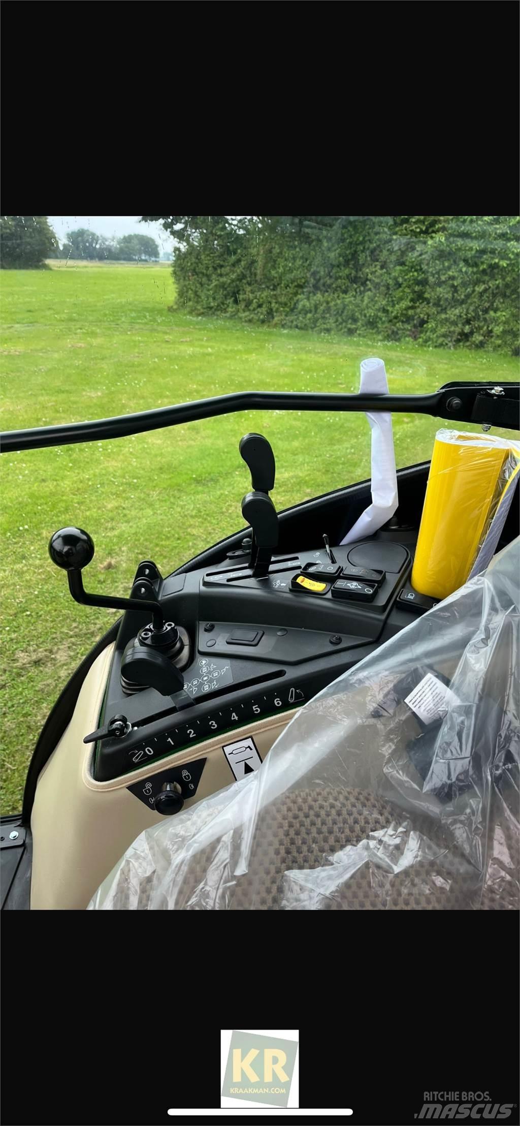 John Deere 2032R Naudoti kompaktiški traktoriai