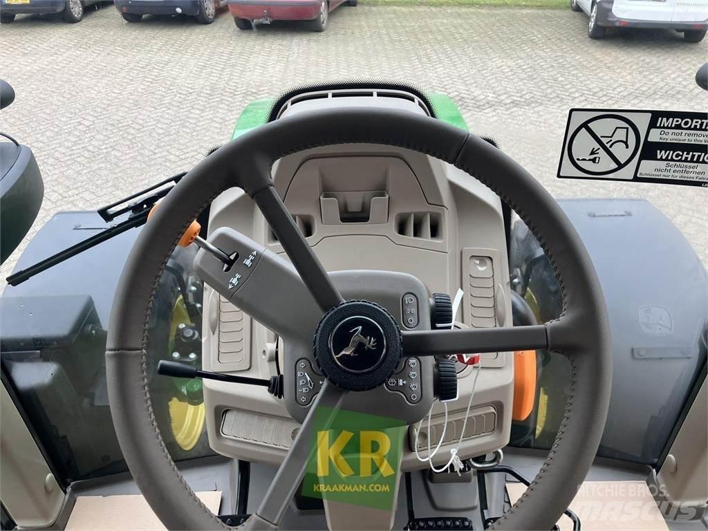 John Deere 6090M Traktoriai
