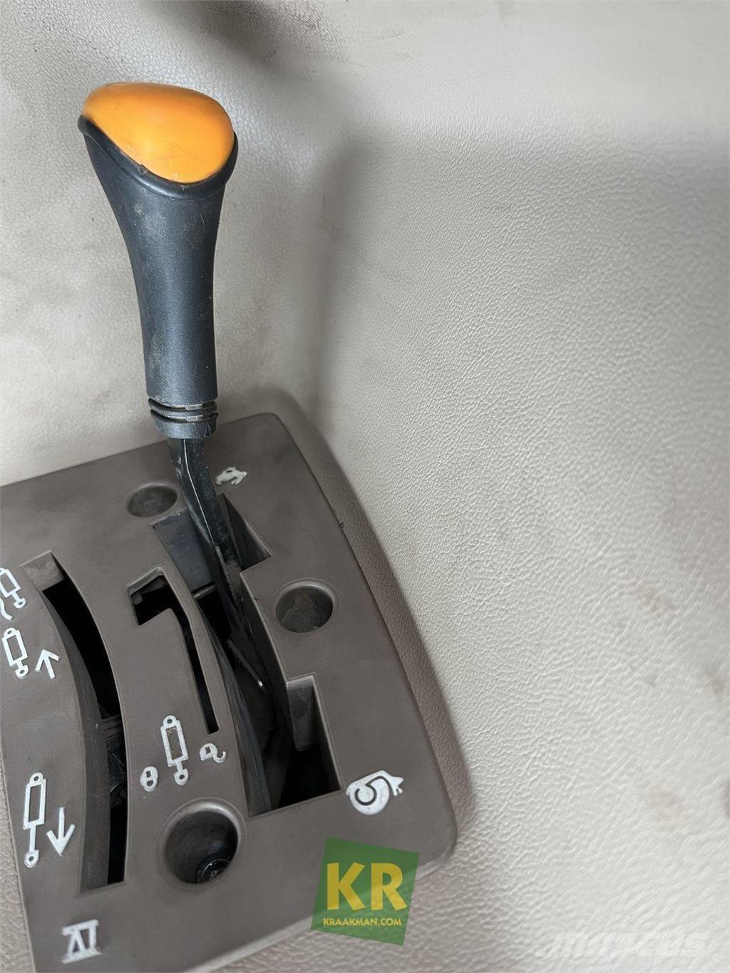 John Deere 6115R Traktoriai