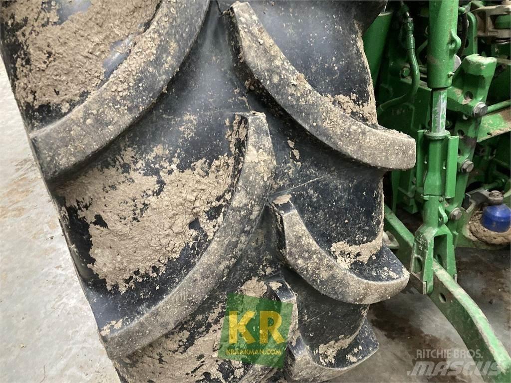 John Deere 6155R Traktoriai
