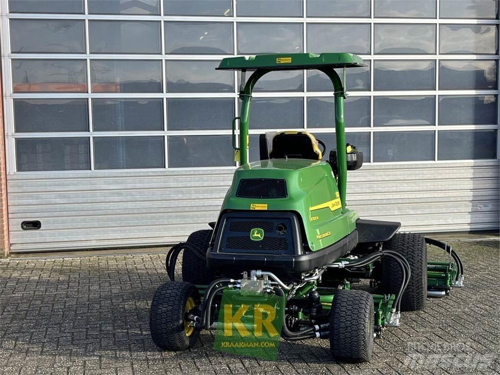 John Deere 8700A Golfo laukų šienapjovės