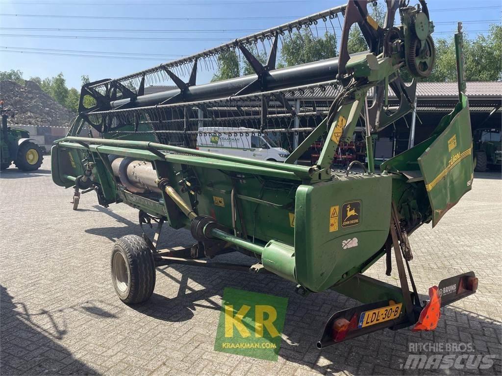 John Deere CTS Derliaus nuėmimo kombainai