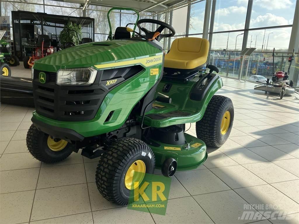 John Deere X107 Sodo traktoriukai-vejapjovės