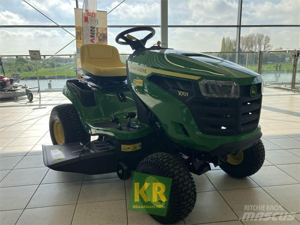 John Deere X107 Sodo traktoriukai-vejapjovės