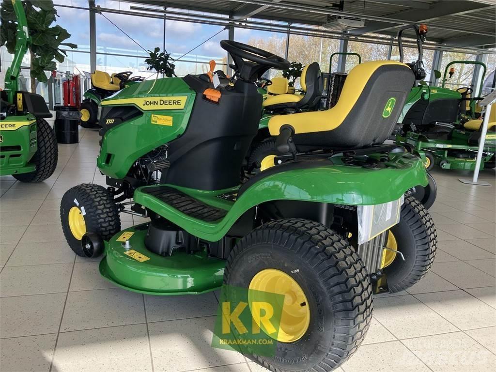John Deere X107 Sodo traktoriukai-vejapjovės