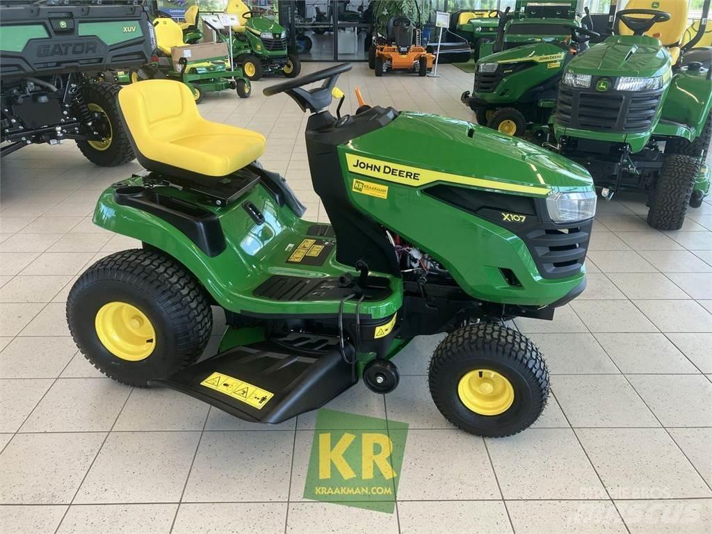 John Deere X107 Sodo traktoriukai-vejapjovės