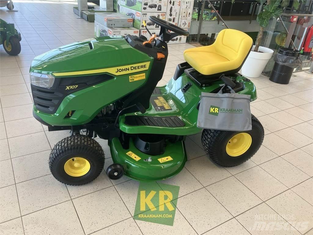 John Deere X107 Sodo traktoriukai-vejapjovės