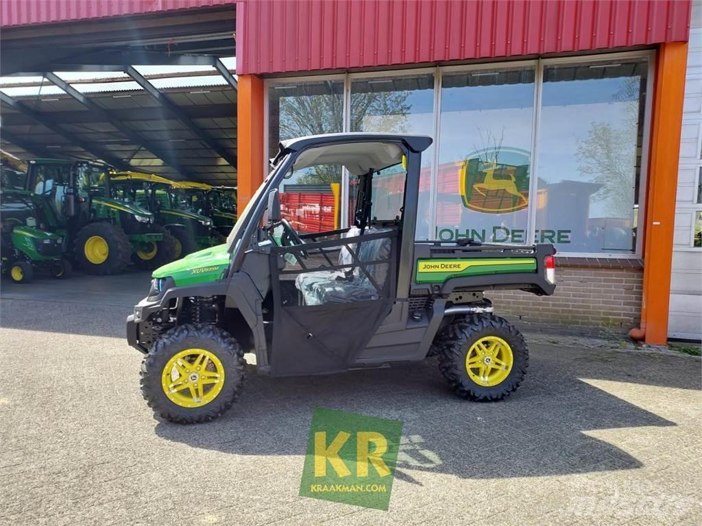John Deere XUV835M Visureigiai