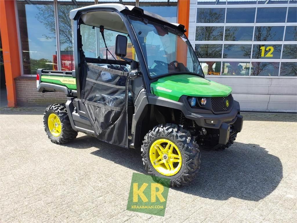 John Deere XUV835M Visureigiai