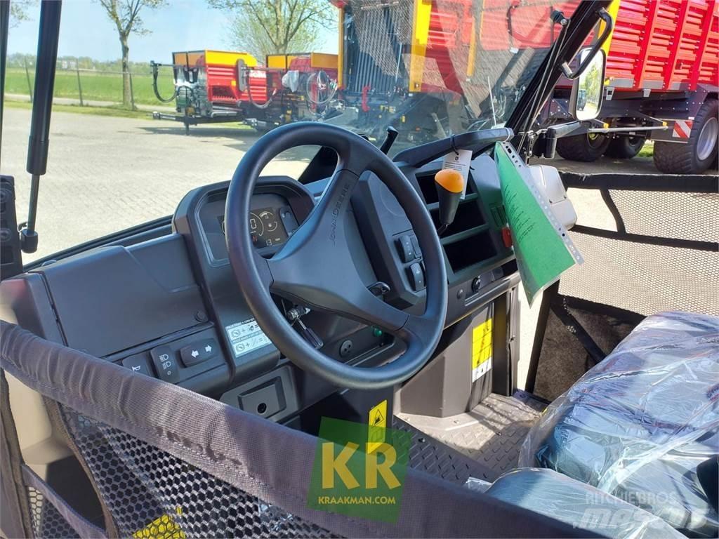 John Deere XUV835M Visureigiai