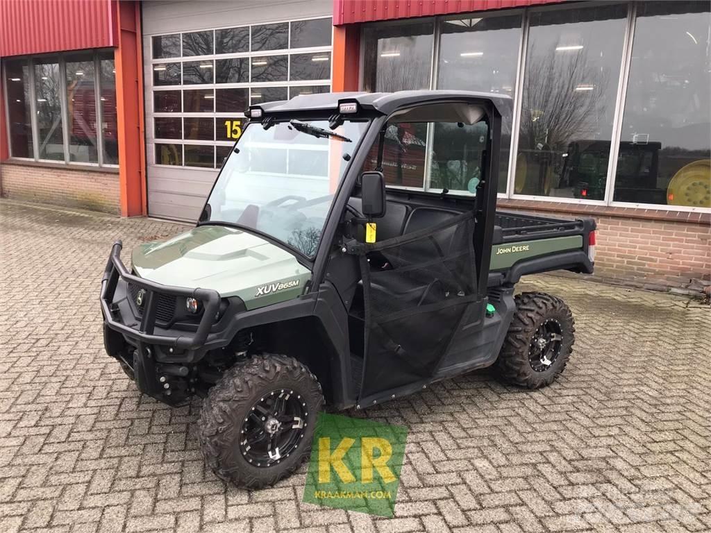 John Deere XUV865M Visureigiai