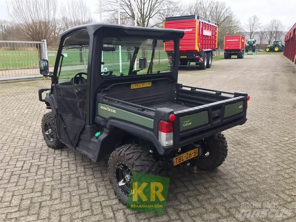 John Deere XUV865M Visureigiai