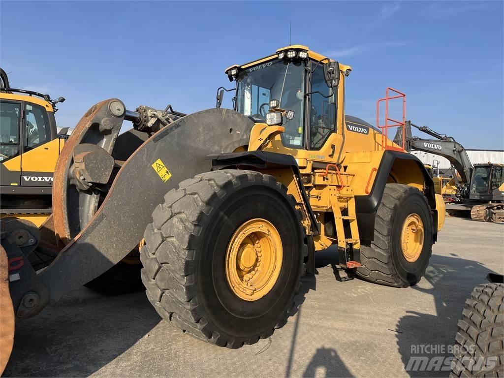 Volvo L250H Naudoti ratiniai krautuvai