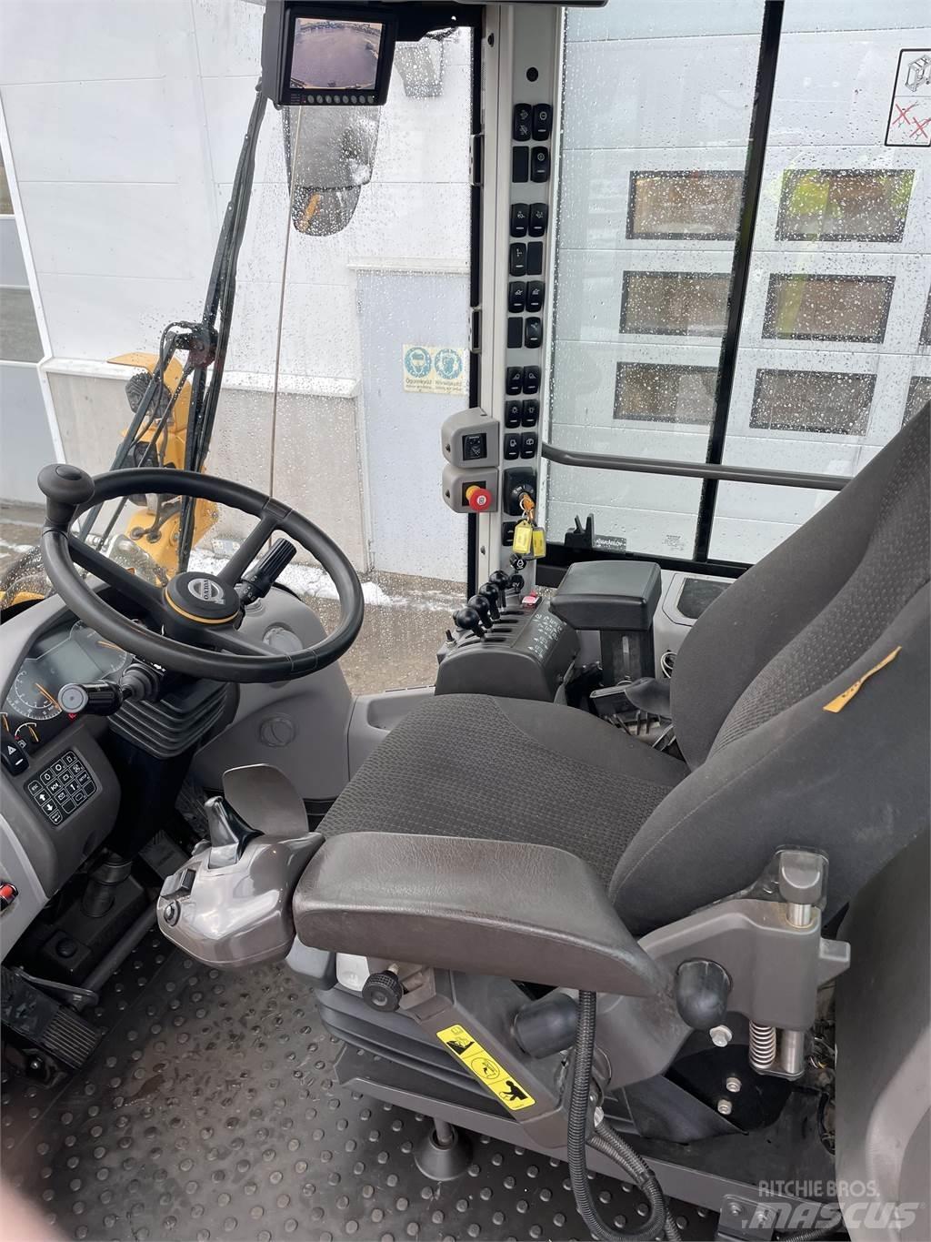 Volvo L60H Naudoti ratiniai krautuvai
