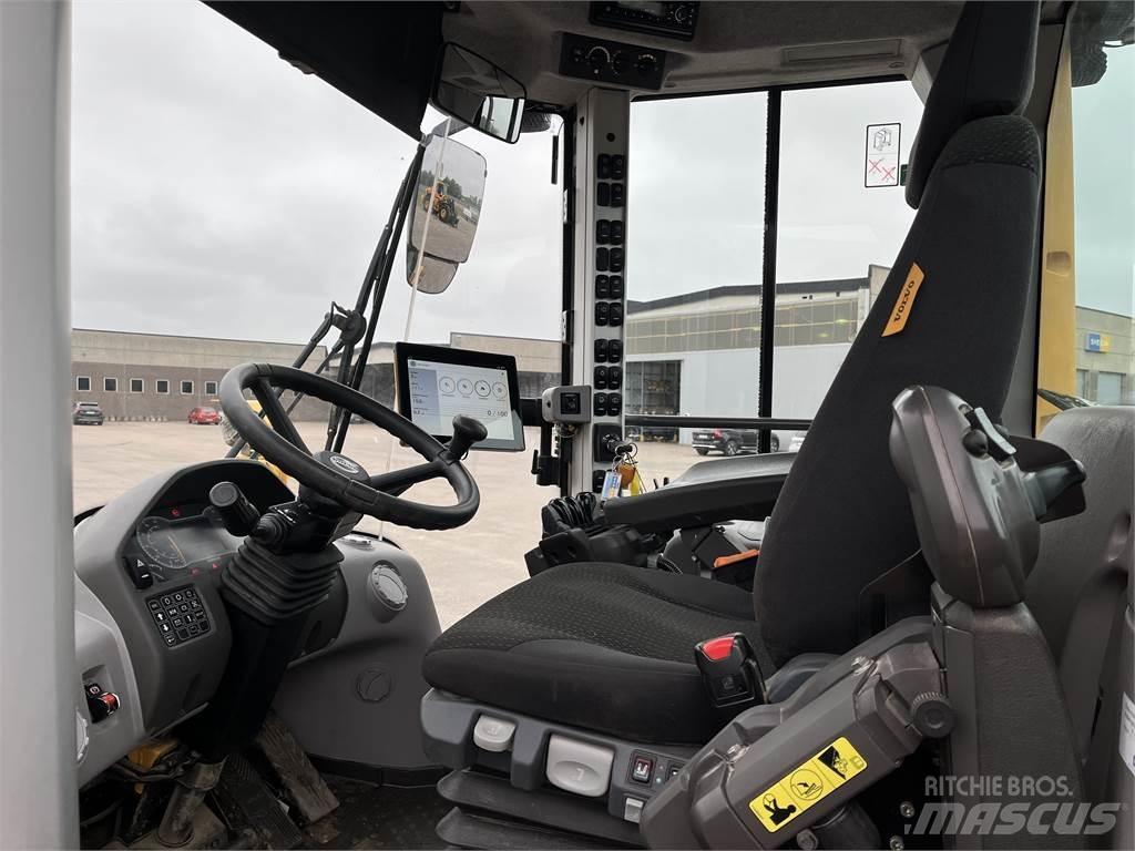 Volvo L60H Naudoti ratiniai krautuvai