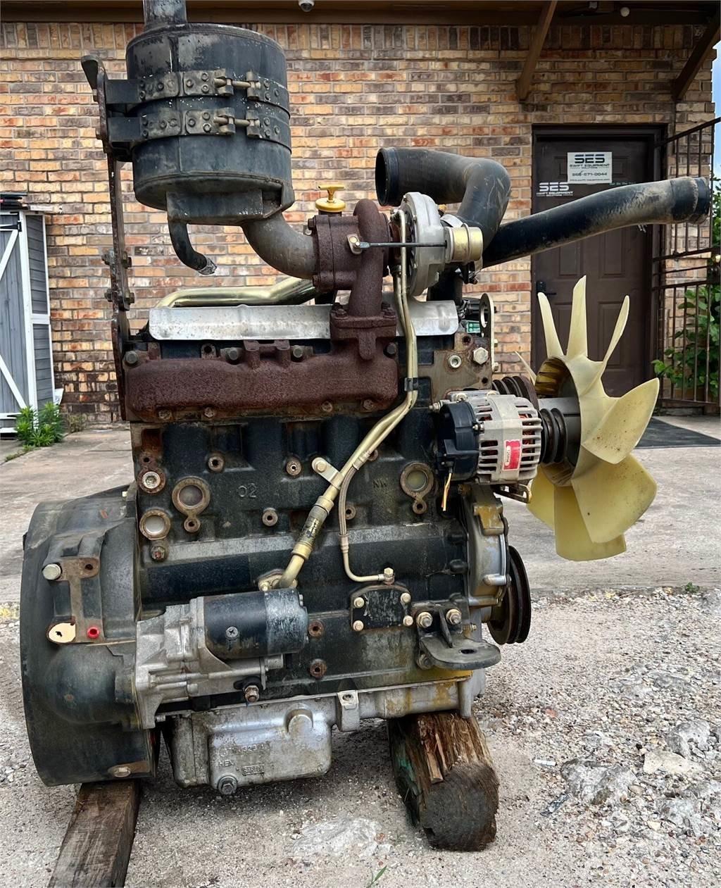 CAT 3054C Varikliai