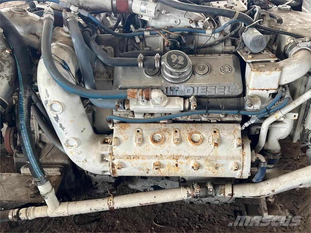 Detroit 6V92T Varikliai