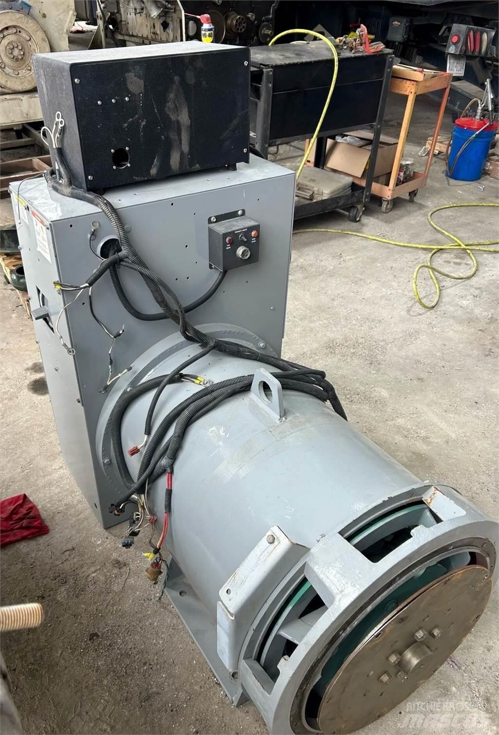 Marathon 350kW Kiti generatoriai