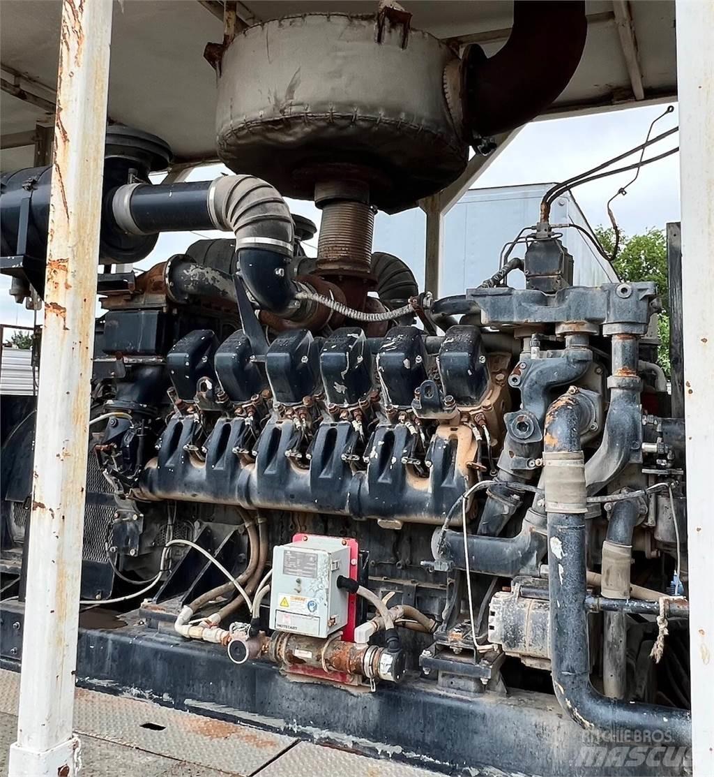 MTU 12V4000 Varikliai