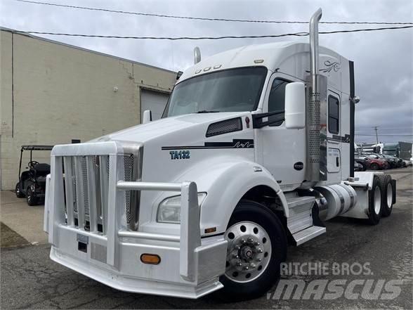 Kenworth T880 Naudoti vilkikai
